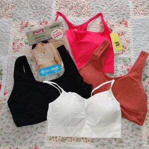 New with tags bundle of bras